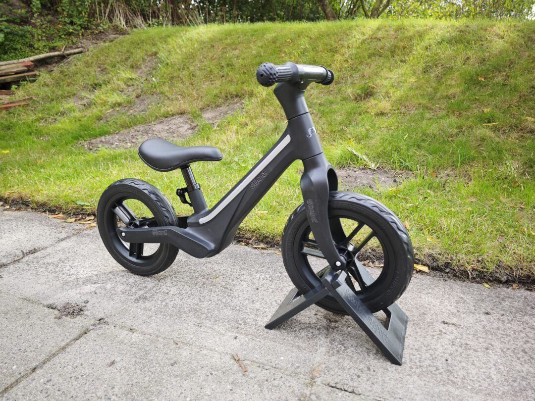 Glimmt løbecykel på stander